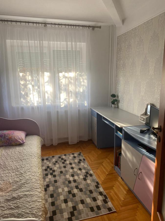 Apartament Regim Hotelier Орадеа Екстериор снимка